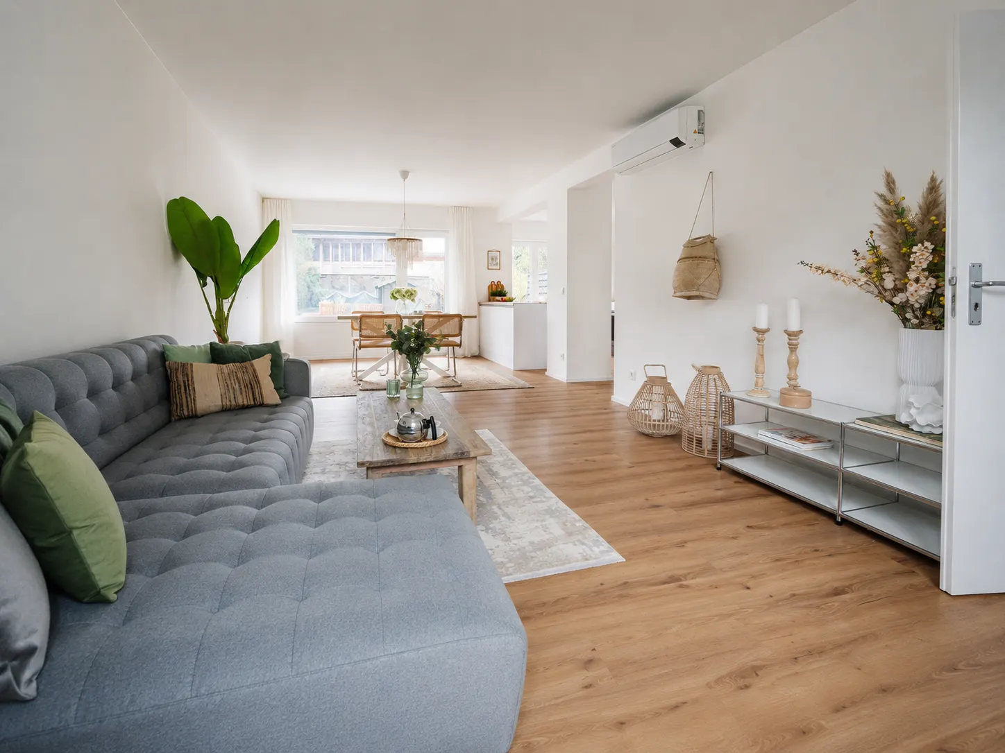 Wohnzimmer in Schwalbach nach Renovierung und Home Staging